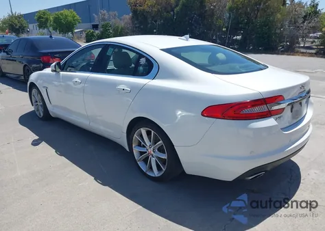 2015 Jaguar Xf 3.0 Portfolio/3.0 Sport из США, поврежденный, VIN SAJWA0F70F8U72917